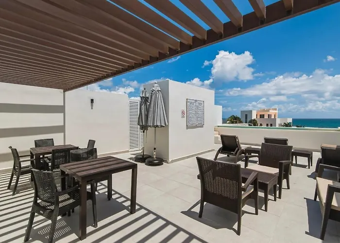 Coral Access 7 Rooftop Pools Gym 4 Ground Pools *