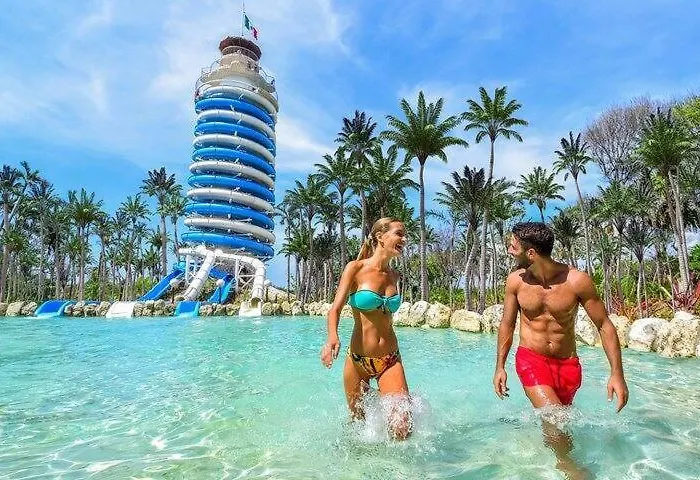 Coral Access 7 Rooftop Pools Gym 4 Ground Pools *